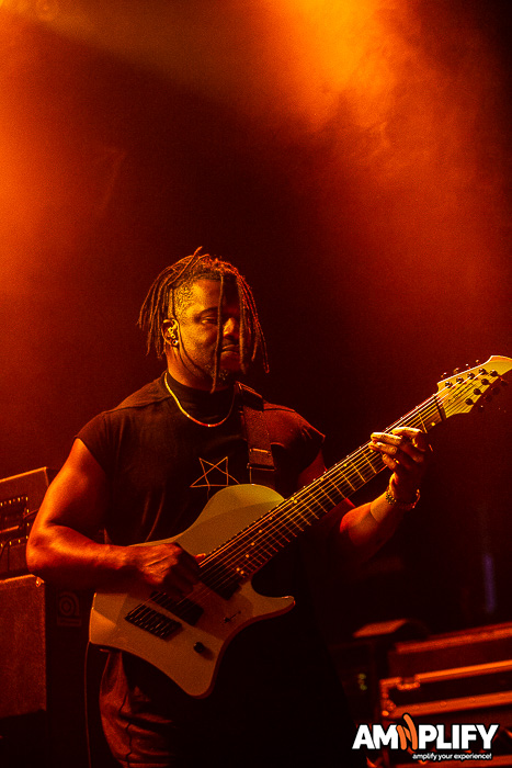 ANIMALS AS LEADERS