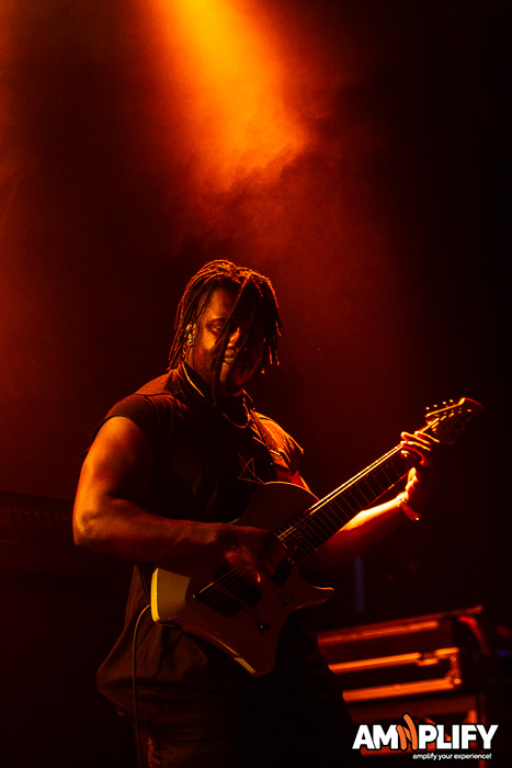 ANIMALS AS LEADERS