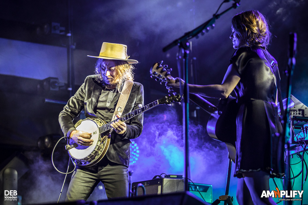 Angus & Julia Stone