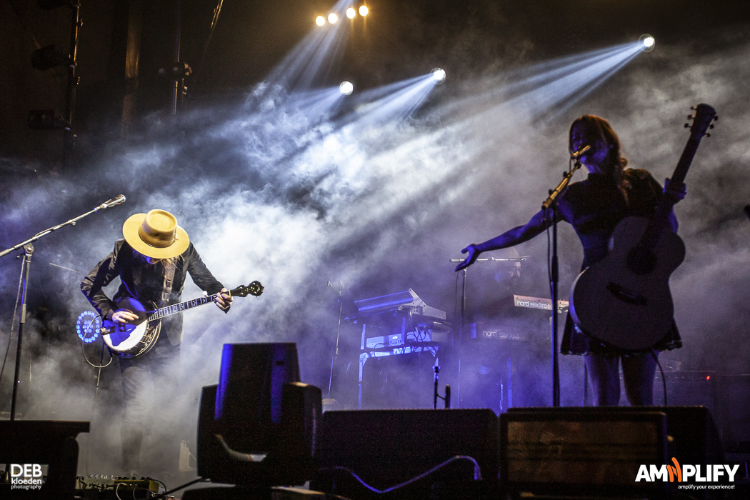 Angus & Julia Stone