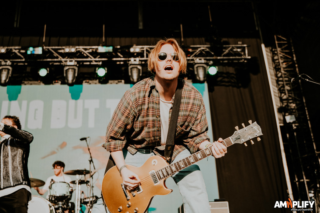 Nothing But Thieves