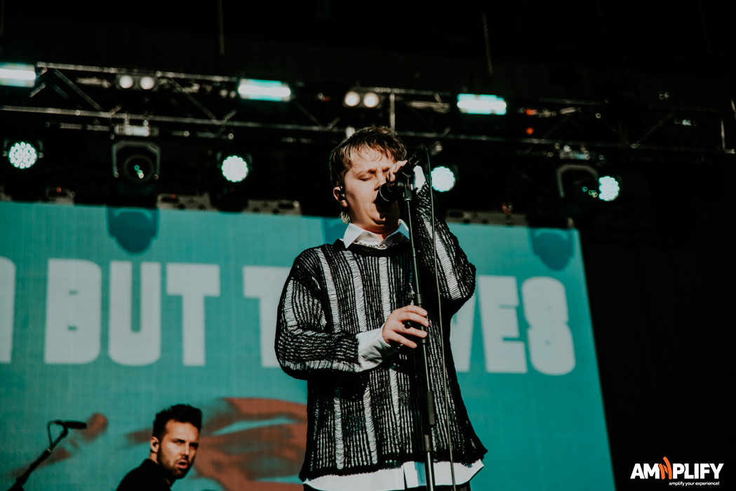 Nothing But Thieves