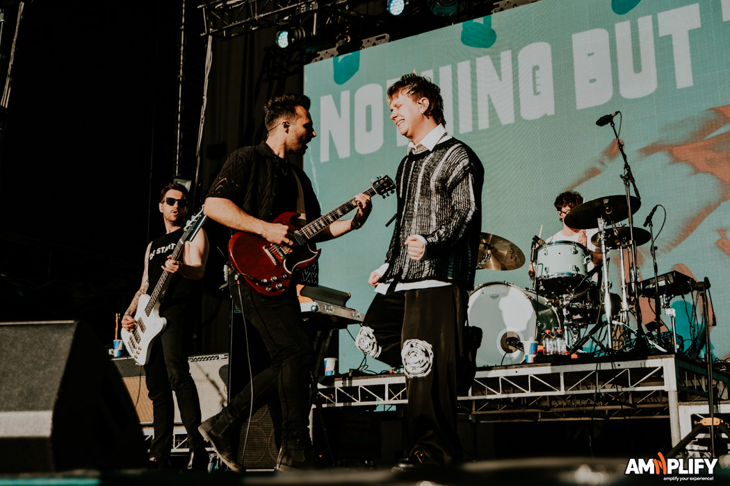 Nothing But Thieves