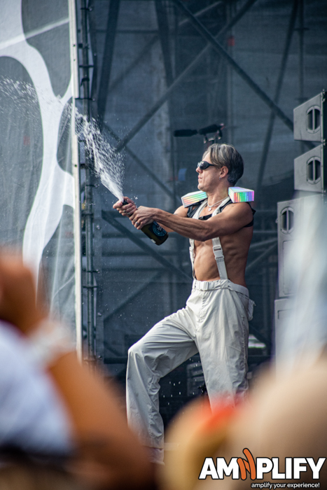 Confidence Man