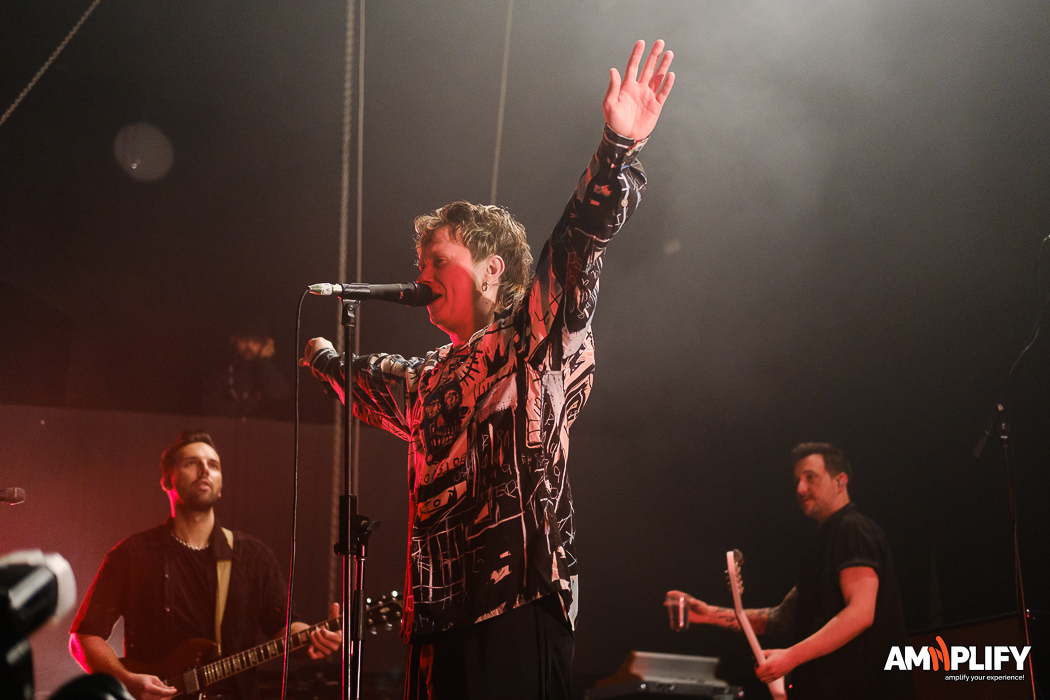 Nothing But Thieves
