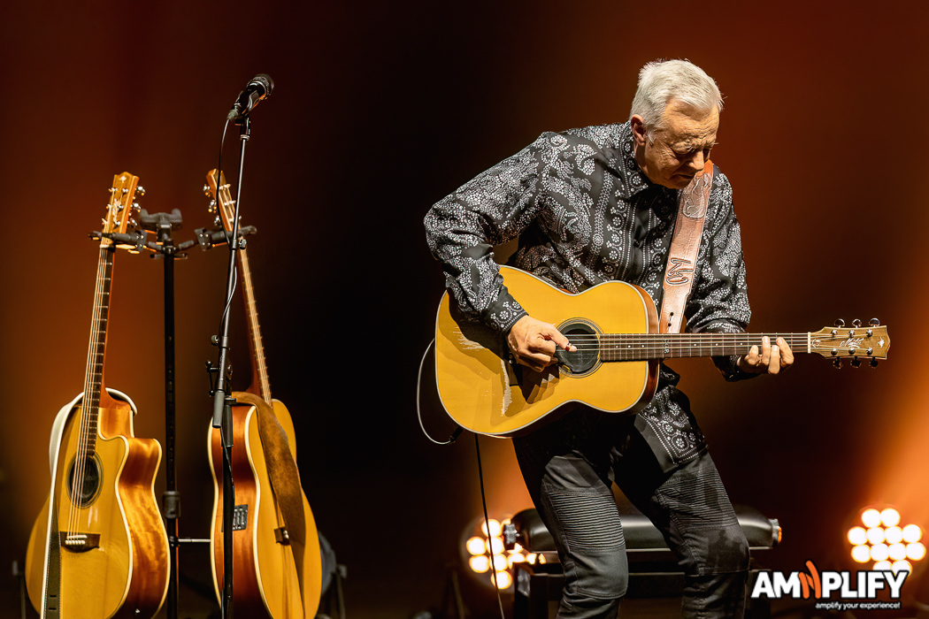 TOMMY EMMANUEL