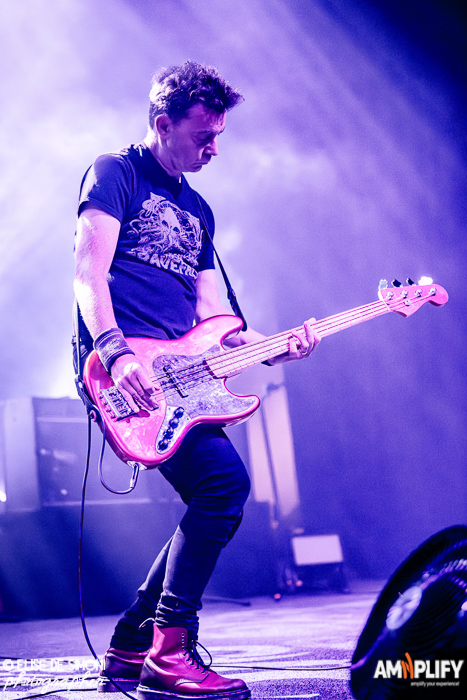 SLOWDIVE