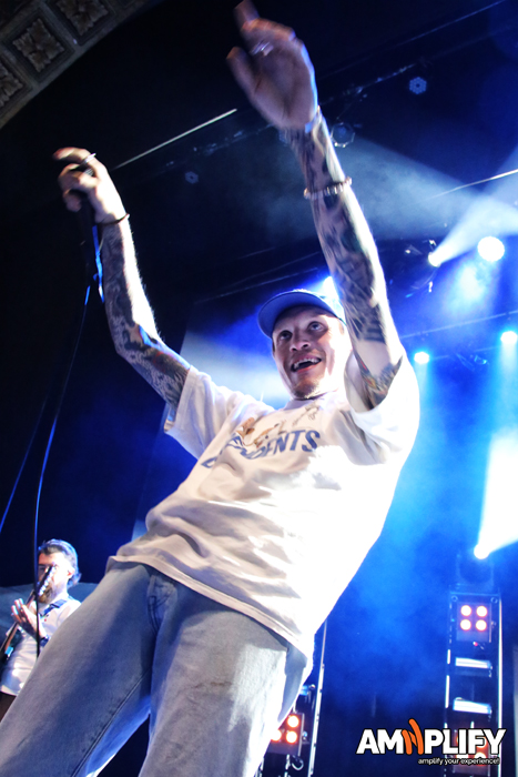 NECK DEEP