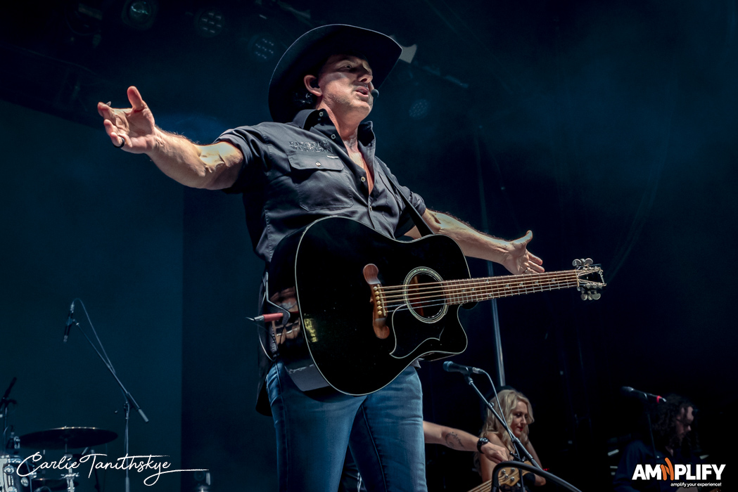 LEE KERNAGHAN