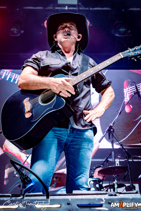 LEE KERNAGHAN