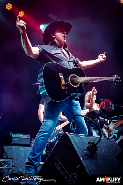 LEE KERNAGHAN