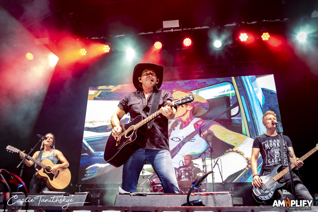 LEE KERNAGHAN