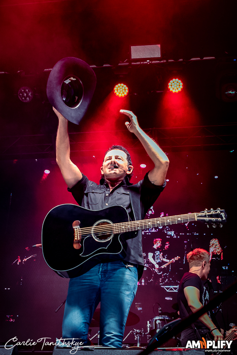 LEE KERNAGHAN