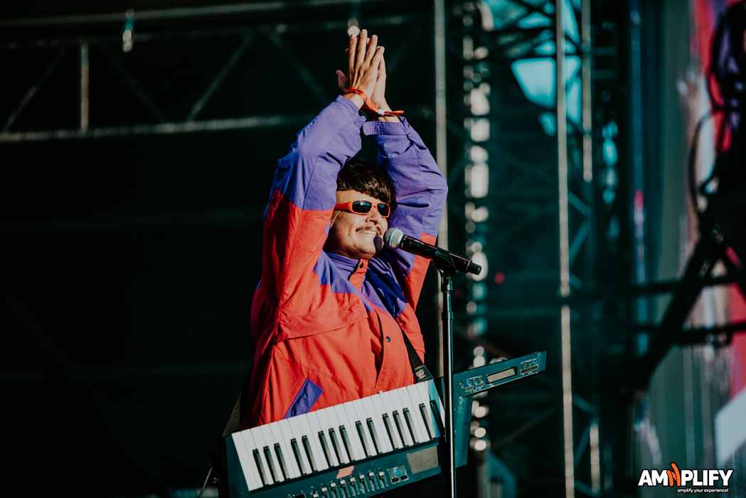 OLIVER TREE
