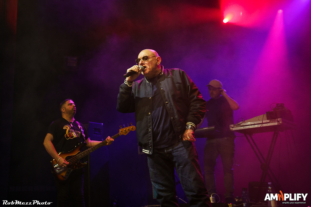 HAPPY MONDAYS