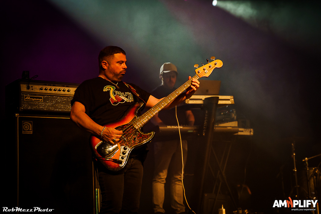 HAPPY MONDAYS