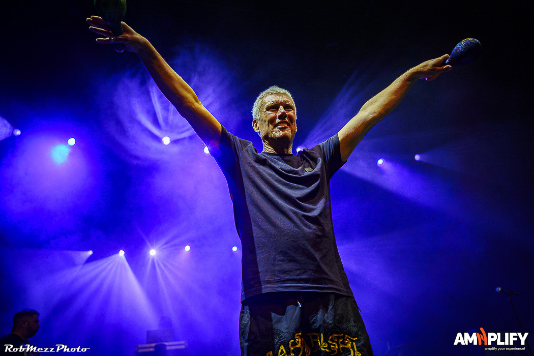 HAPPY MONDAYS