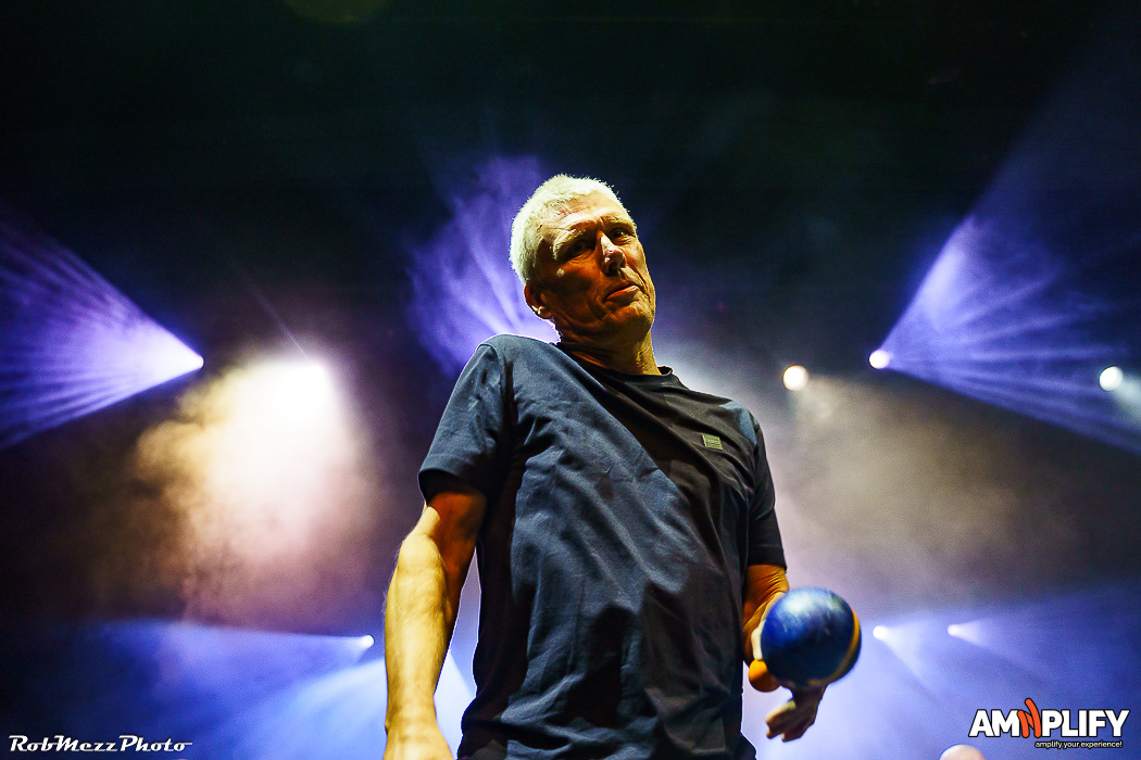 HAPPY MONDAYS