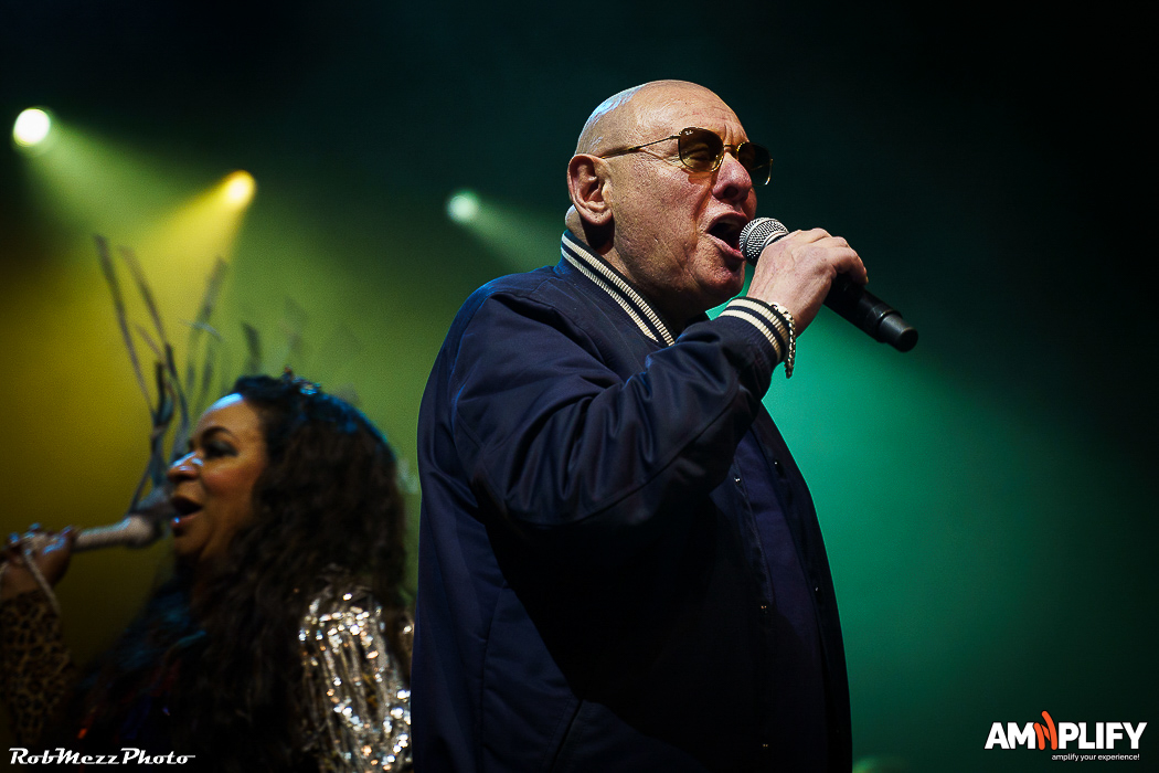 HAPPY MONDAYS