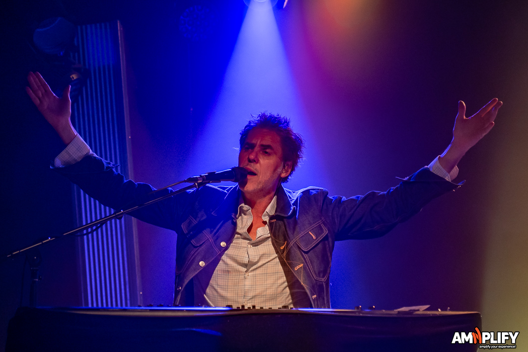THE WHITLAMS
