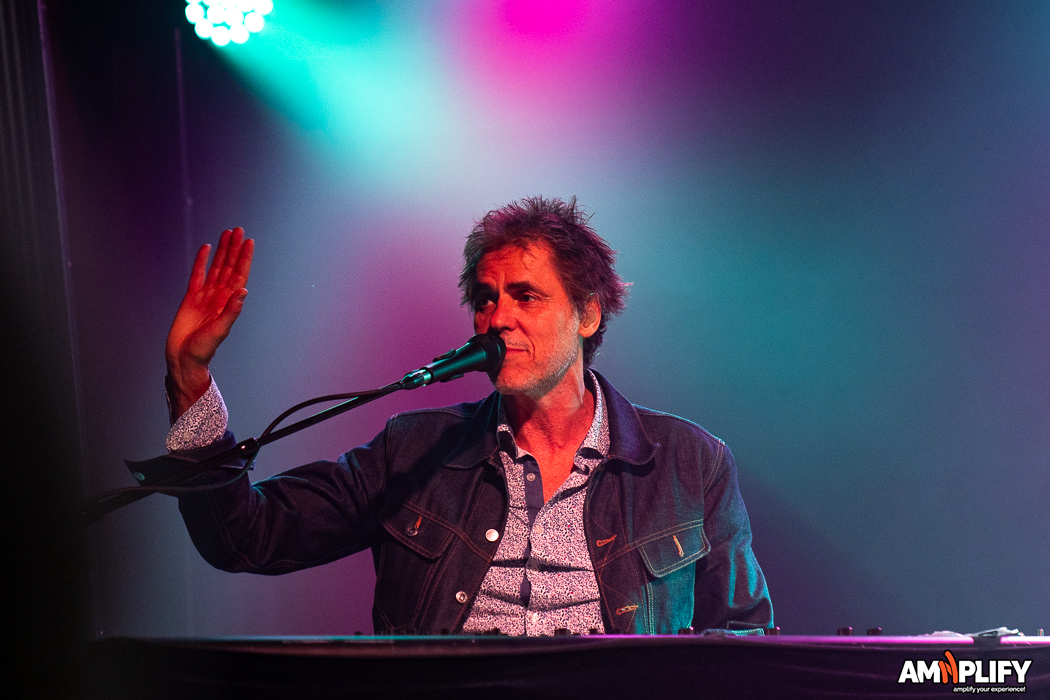 THE WHITLAMS