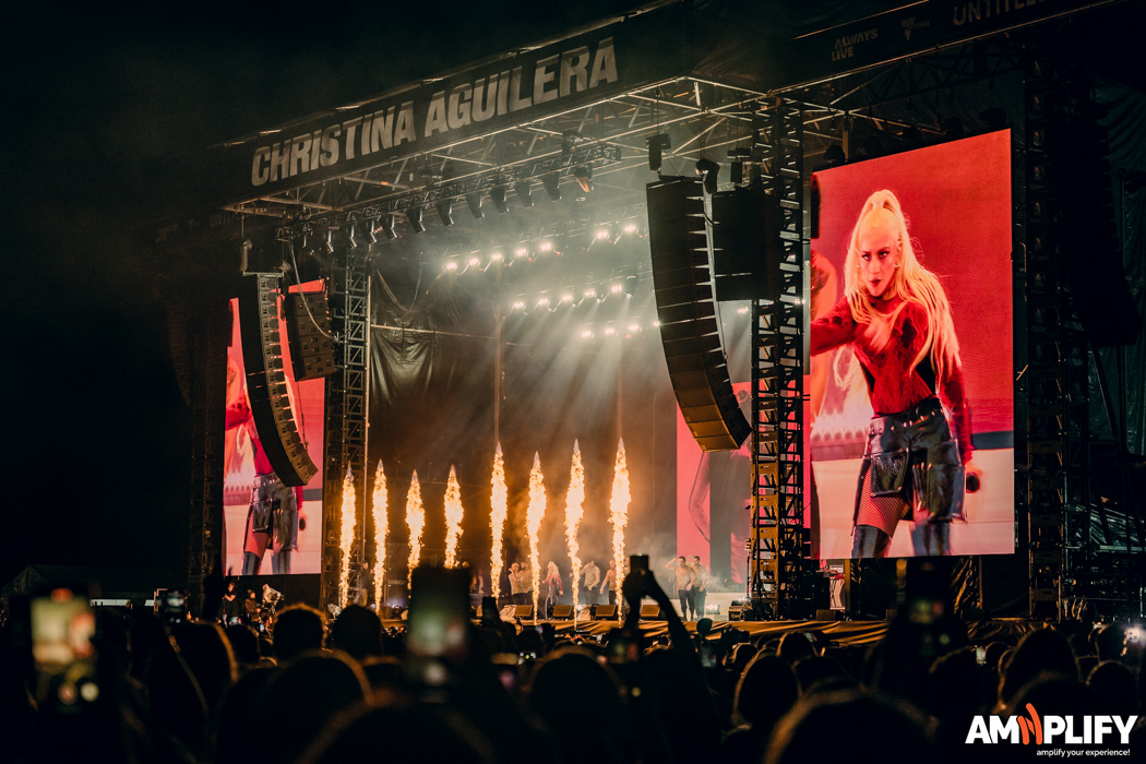CHRISTINA AGUILERA