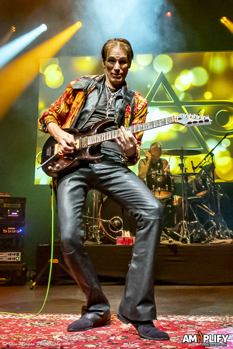 STEVE VAI