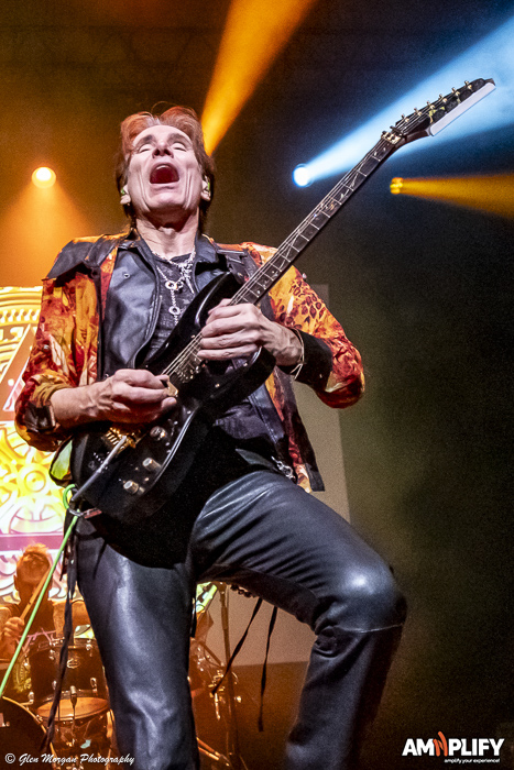 STEVE VAI