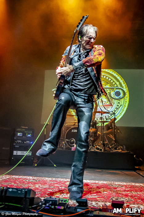 STEVE VAI