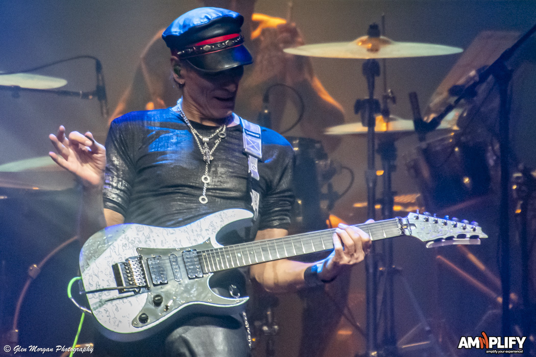 STEVE VAI
