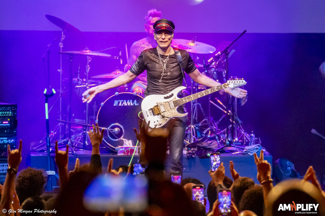 STEVE VAI