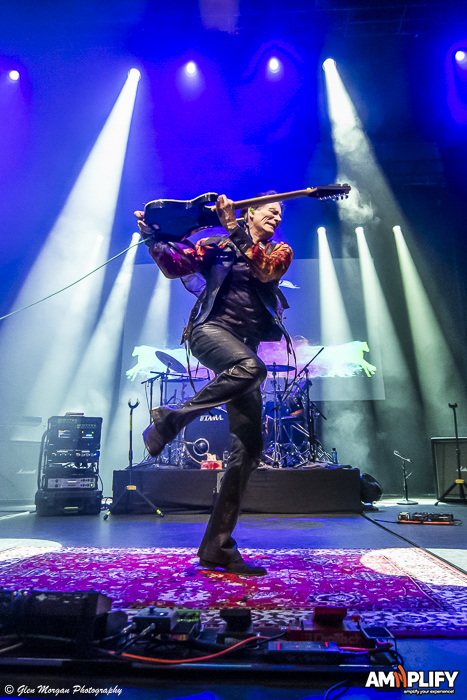 STEVE VAI