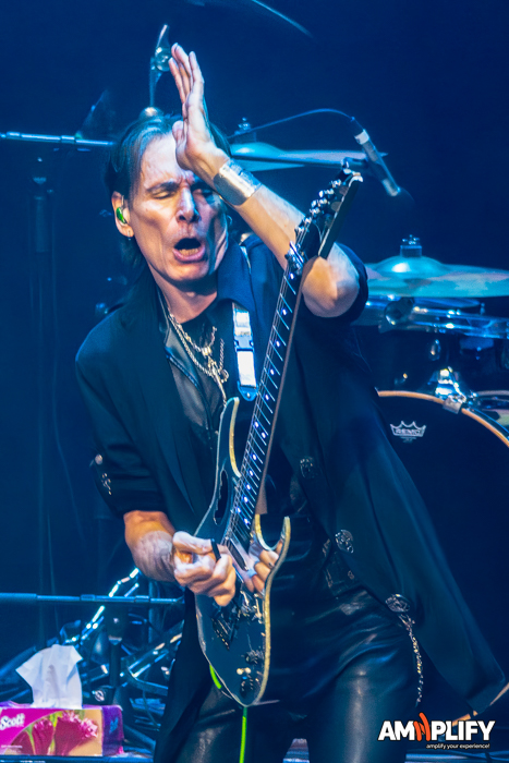 STEVE VAI