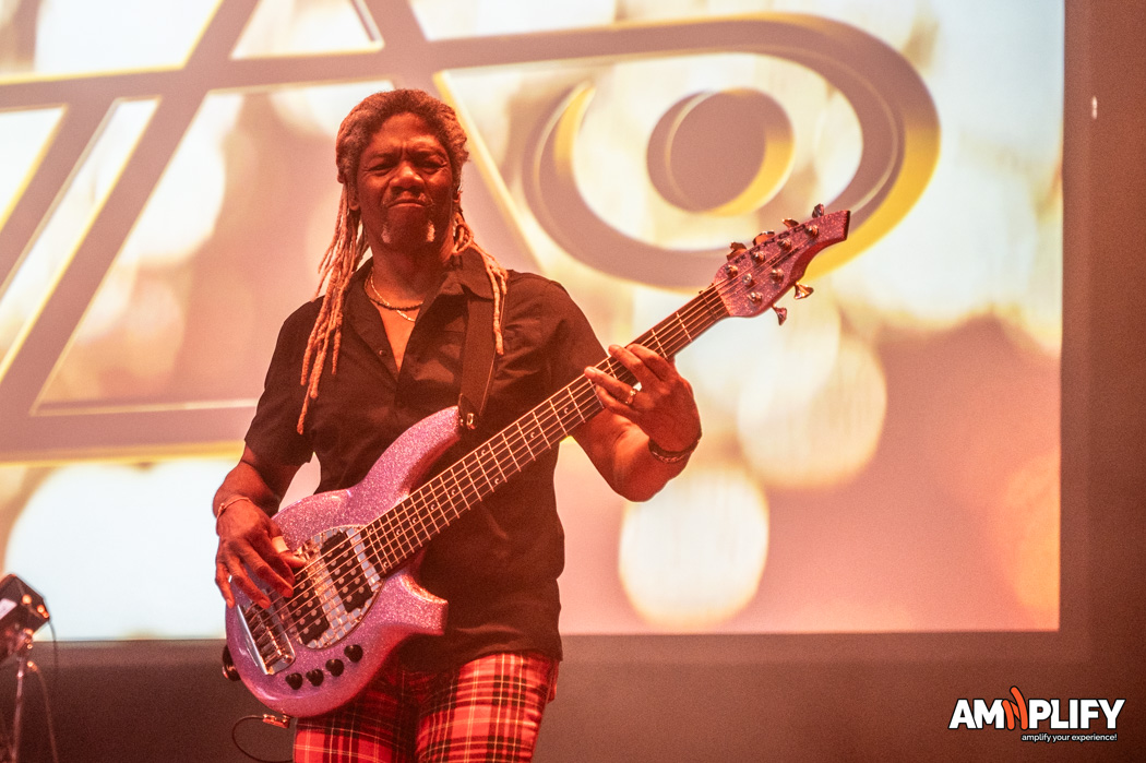 STEVE VAI