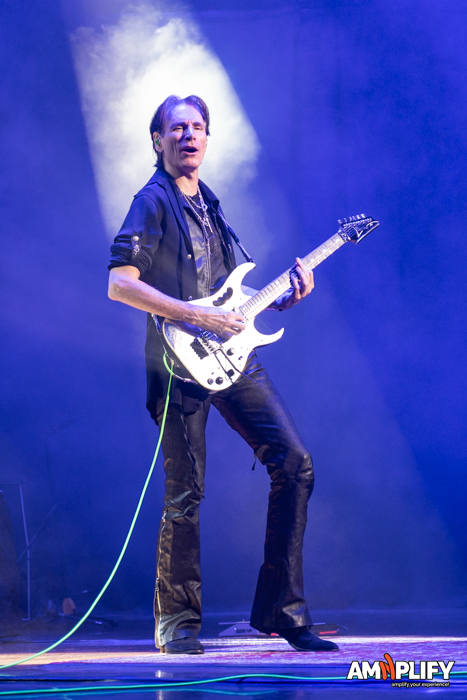 STEVE VAI