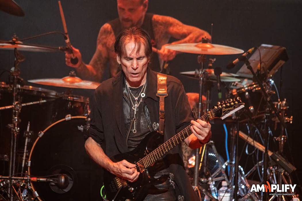 STEVE VAI