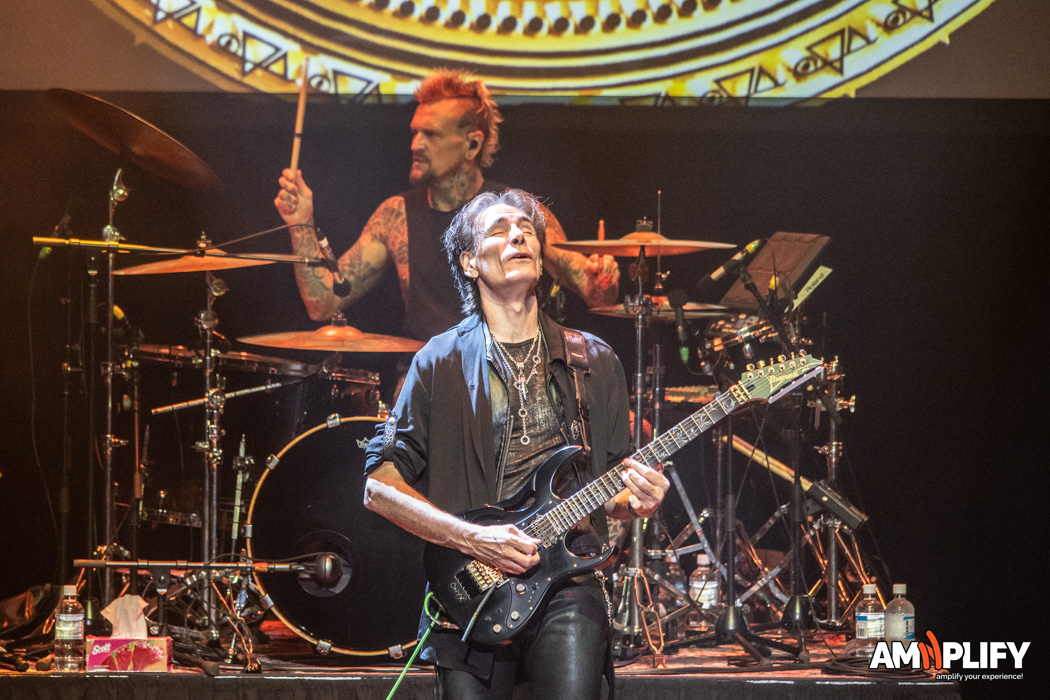 STEVE VAI