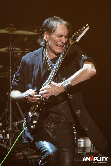 STEVE VAI
