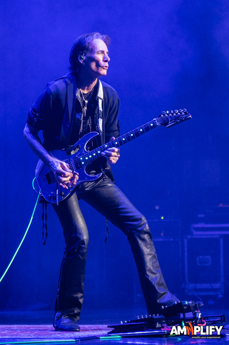 STEVE VAI