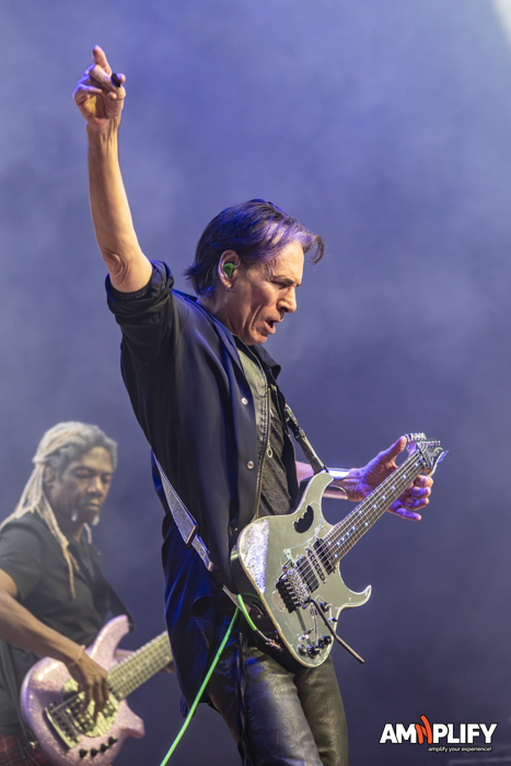 STEVE VAI