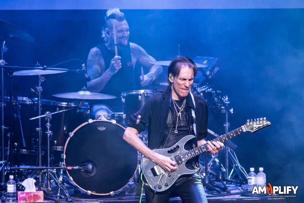 STEVE VAI
