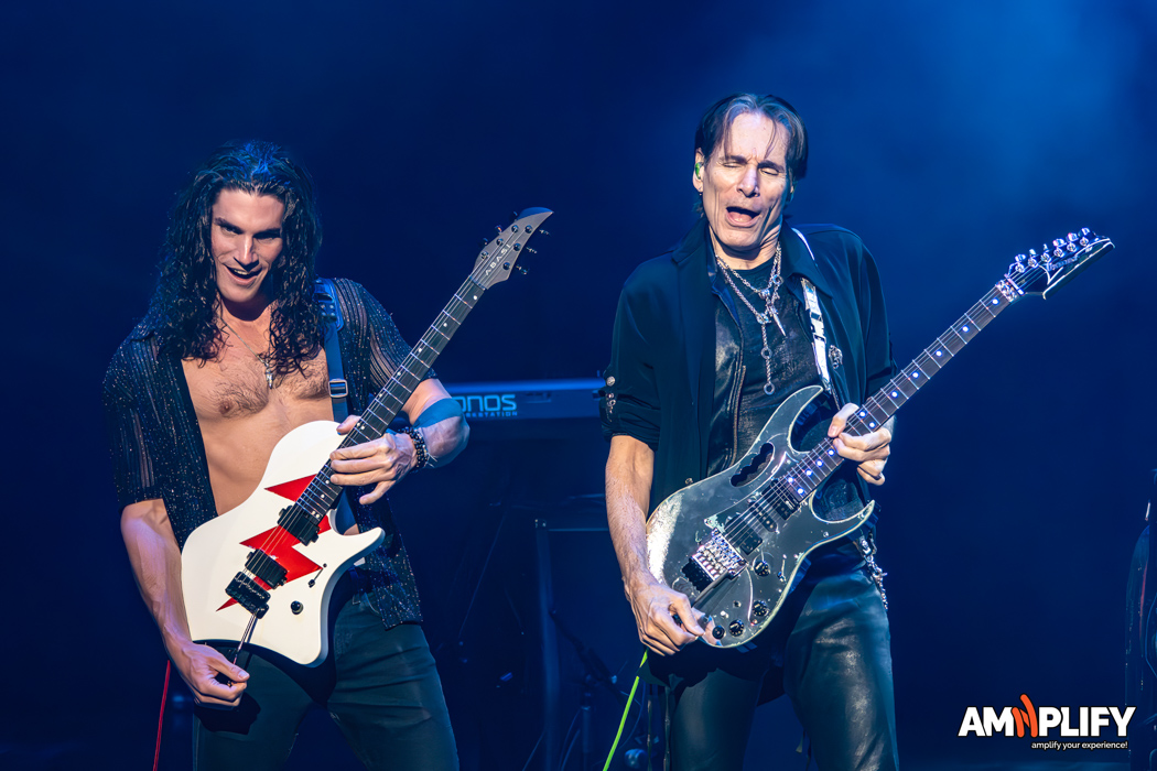 STEVE VAI