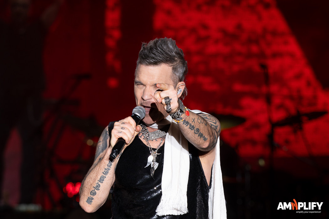 ROBBIE WILLIAMS