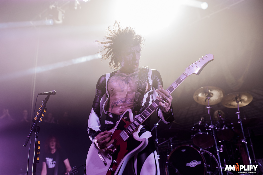 THE DARKNESS