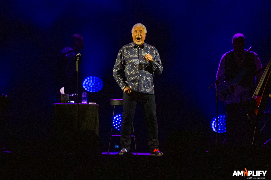 TOM JONES
