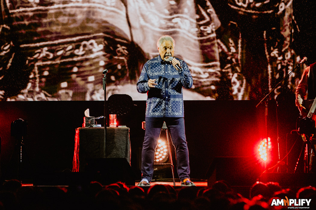 TOM JONES