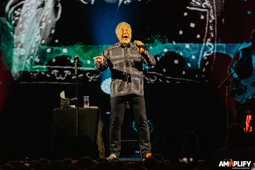 TOM JONES