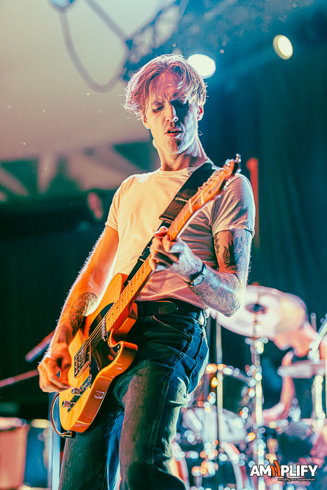 TOUCHE AMORE